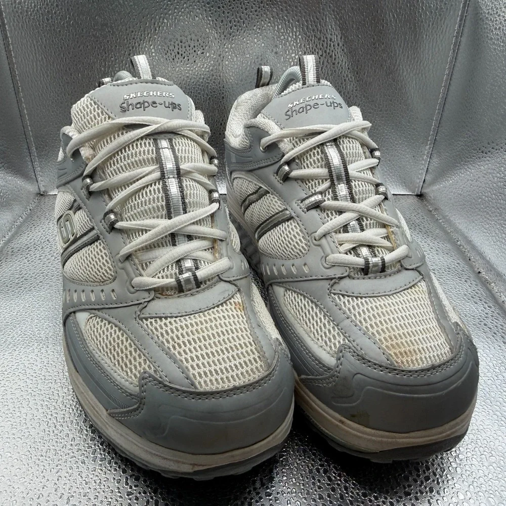Skechers product pair